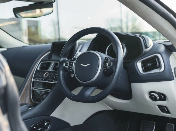 Aston Martin DB11 V8 #15