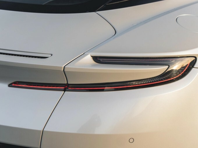 Aston Martin DB11 V8 #12