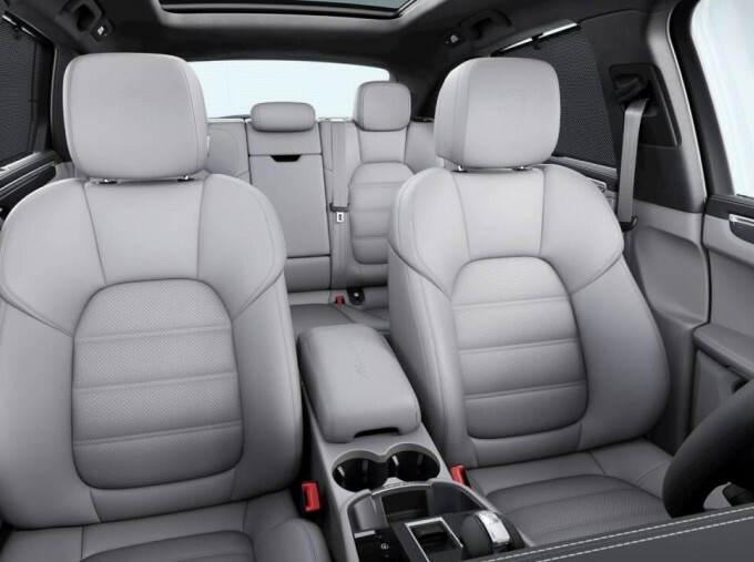 Porsche Macan 5dr Pdk Black #7