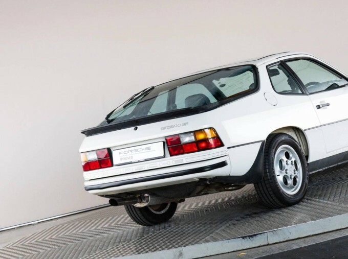 Porsche 924 2.5L S 160 Bhp Black #17