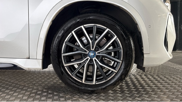 BMW iX1 0L Xdrive 30 M Green #14