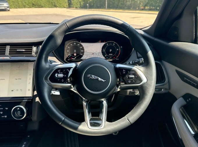 Jaguar E-Pace 1.5 P300e R-dynamic Se Black Estate Black #15