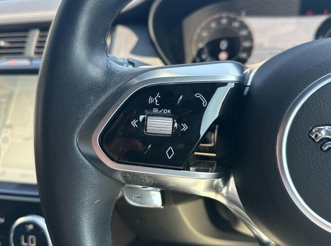 Jaguar E-Pace 1.5 P300e R-dynamic Se Black Estate Black #22