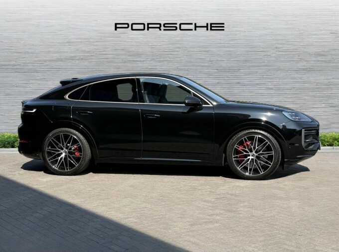 Porsche Cayenne V8 E-hybrid 25.9Kwh Turbo Tiptronics Euro 6 CA25ONZ Black #5