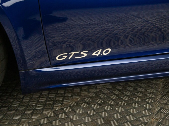 Porsche 718 Cayman Coupe Blue #77
