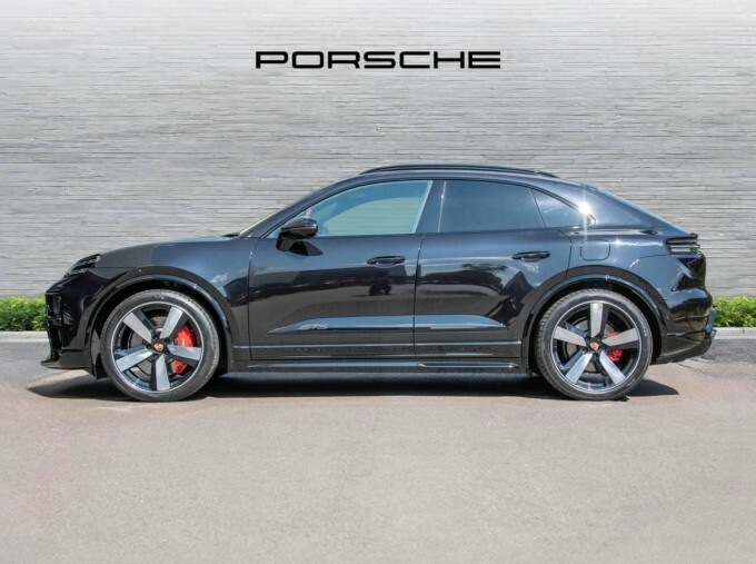 Porsche Macan 100Kwh Gts 4Wd 5-Door Black #2
