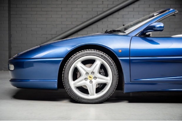 Ferrari 355 F1 Coupe Red #32