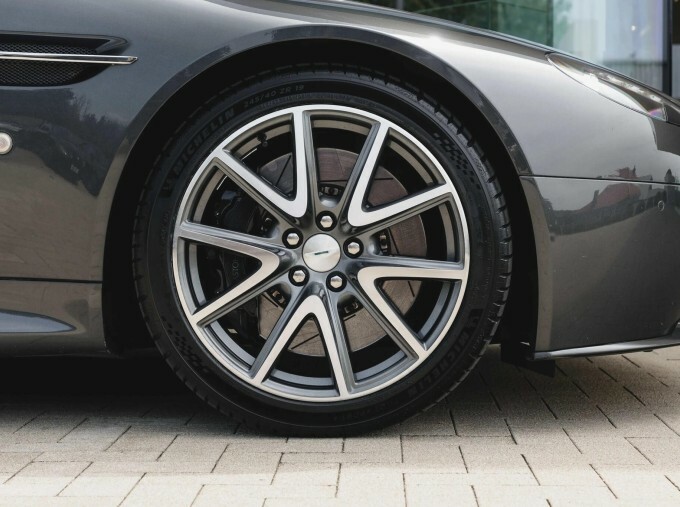 Aston Martin Vantage 2013 4.7 V8 Roadster 420 Bhp White #4