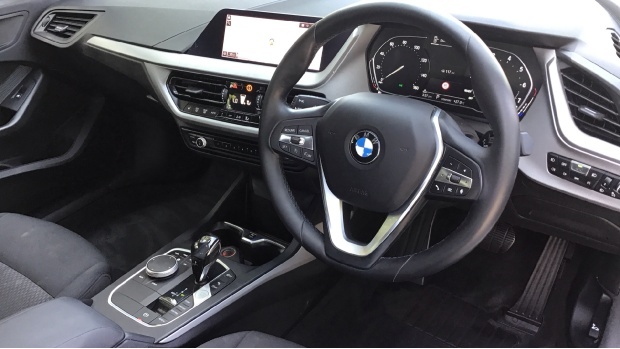 BMW 1 Series 118I Se Dct Euro 6 5-Door White #6