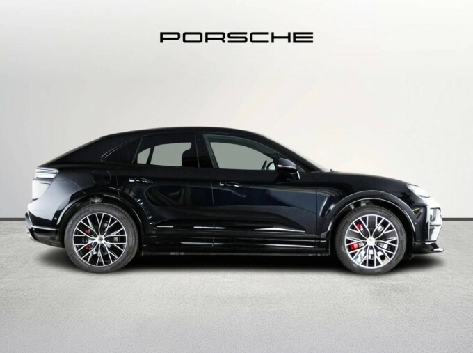 Porsche Macan 100Kwh Turbo 4Wd 5-Door Black #2
