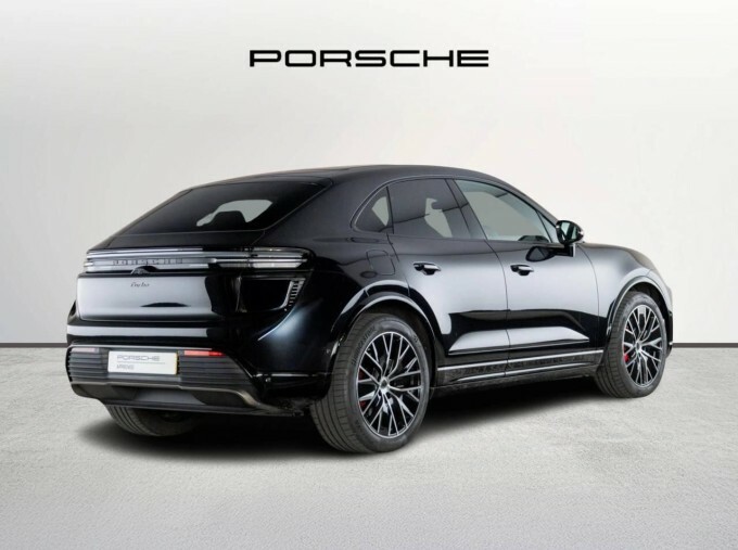 Porsche Macan 100Kwh Turbo 4Wd 5-Door Black #3
