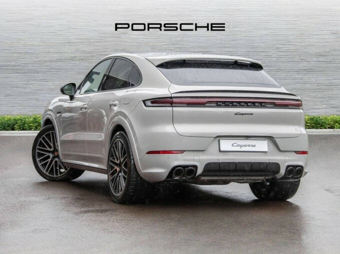 Porsche Cayenne 3.0 V6 E-hybrid 25.9Kwh Black Edition Tiptronics 4 #3