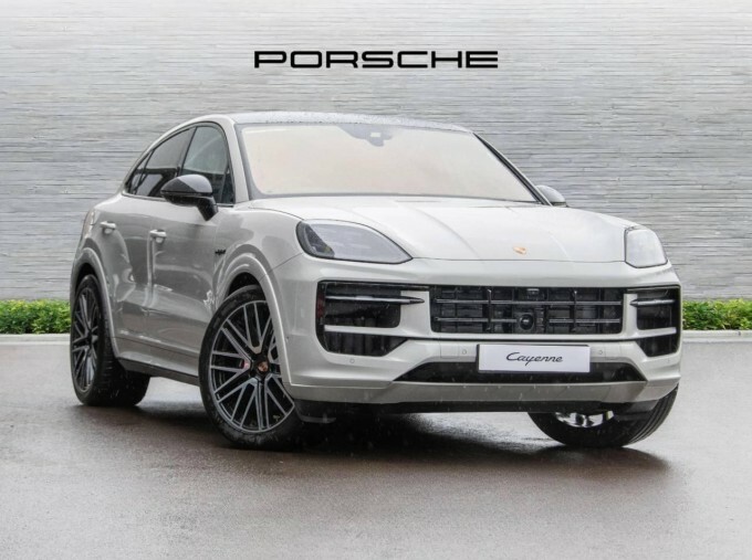 Porsche Cayenne 3.0 V6 E-hybrid 25.9Kwh Black Edition Tiptronics 4