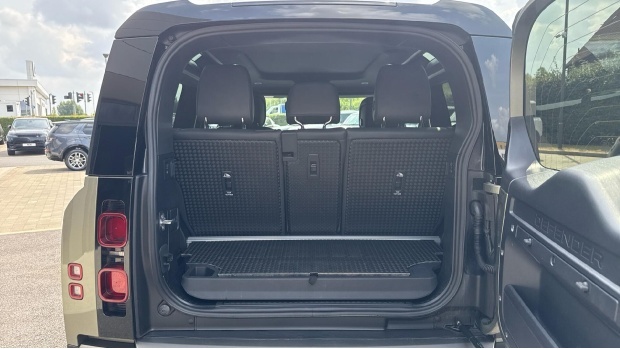 Land Rover Defender 90 S Black #10