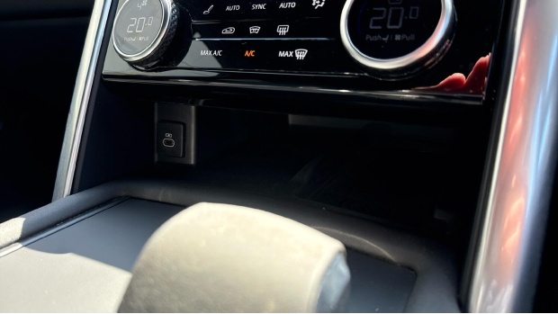 Land Rover Discovery D300 Dynamic Hse Black #27