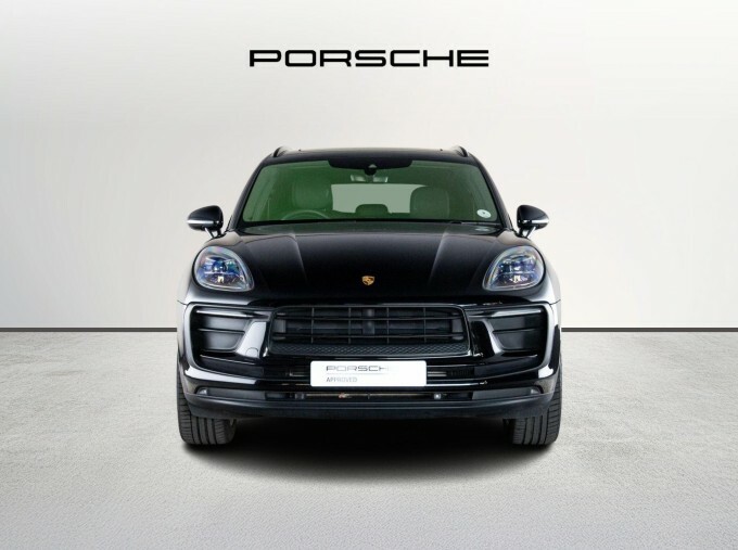 Porsche Macan 2.0T Pdk 4Wd Euro 6 5-Door Black #4