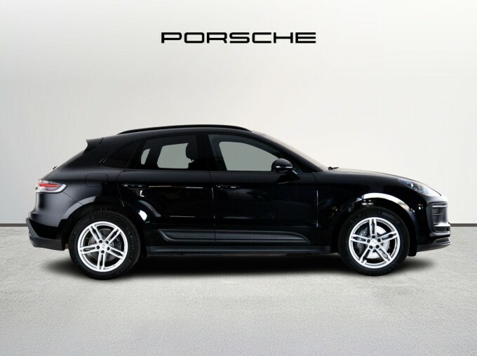Porsche Macan 2.0T Pdk 4Wd Euro 6 5-Door Black #2