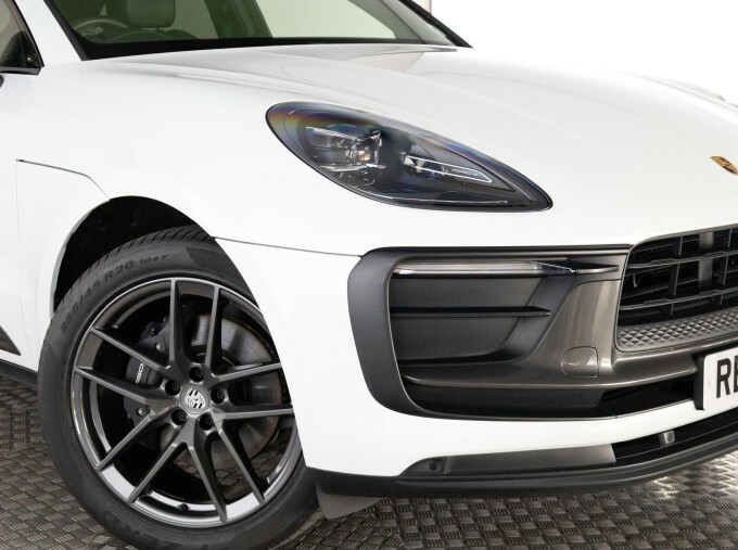 Porsche Macan 300Kw 4 100Kwh White #21