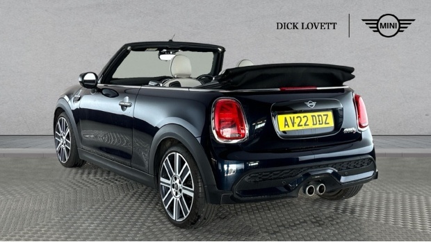 Mini Convertible 2.0 Cooper S Exclusive Steptronic Euro 6-Door Black #2
