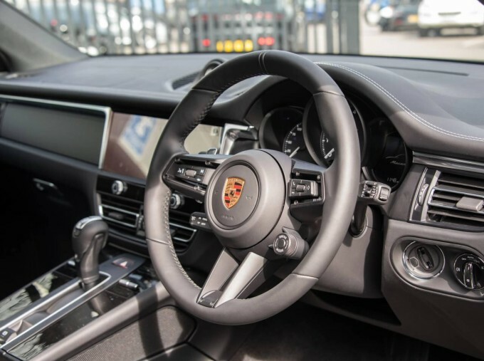 Porsche Macan 470Kw Turbo 100Kwh Green #26