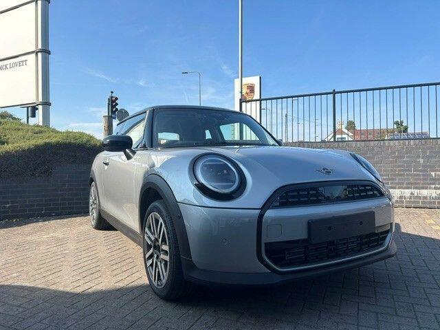 Mini Hatch 1.5C Classic Steptronic Euro 6 3-Door Silver