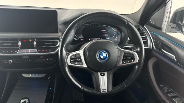BMW iX3 80Kwh M Sport Pro 5-Door White #5