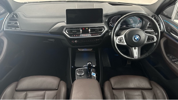 BMW iX3 80Kwh M Sport Pro 5-Door White #4