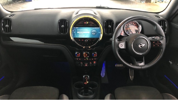 Mini Countryman Cooper Sport Steptronic Euro 6 5-Door White #4