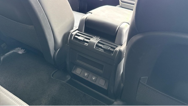 Land Rover Defender 90 3.0 D250 X-dynamic Hse 90 Grey #18