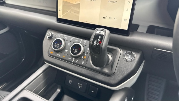Land Rover Defender 90 3.0 D250 X-dynamic Hse 90 Grey #13