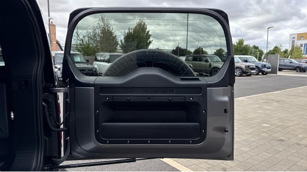 Land Rover Defender 90 3.0 D250 X-dynamic Hse 90 Grey #24