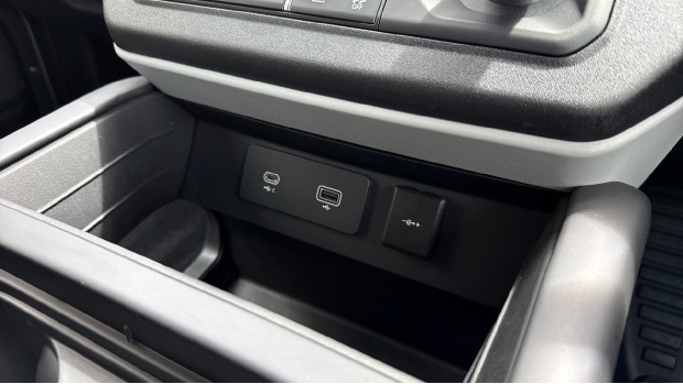 Land Rover Defender 90 3.0 D250 X-dynamic Hse 90 Grey #28