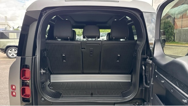 Land Rover Defender 90 3.0 D250 X-dynamic Hse 90 Grey #10