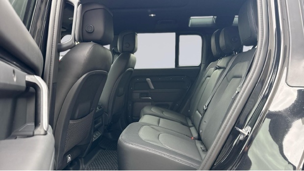 Land Rover Defender 110 3.0 D300 Mhev X-dynamic Hse 4Wd Euro 6 5-Door Black #4
