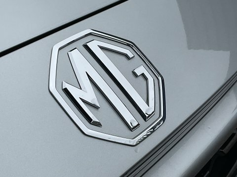 MG ZS 1.5 Hybrid Trophy Silver #4
