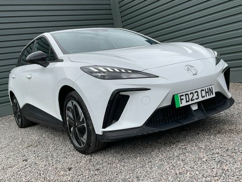 MG MG4 Se 64Kwh Long White #4
