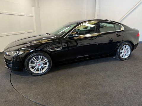 Jaguar XE 2.0 Xe Prestige HY68KNO Black #2
