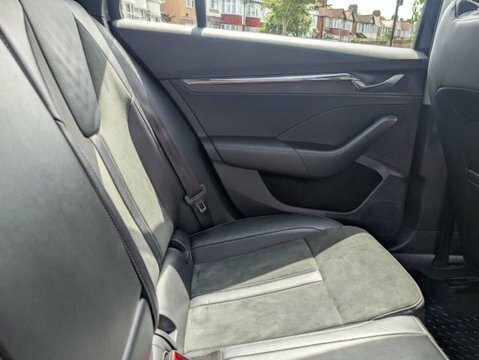 Skoda Octavia 1.5 Octavia Se Black #4