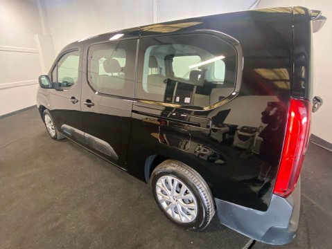 Citroen e-Berlingo Feel 5dr Black #3