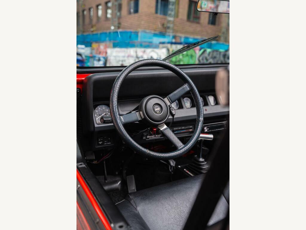 Jeep Wrangler Yj 5.0 V8 Red