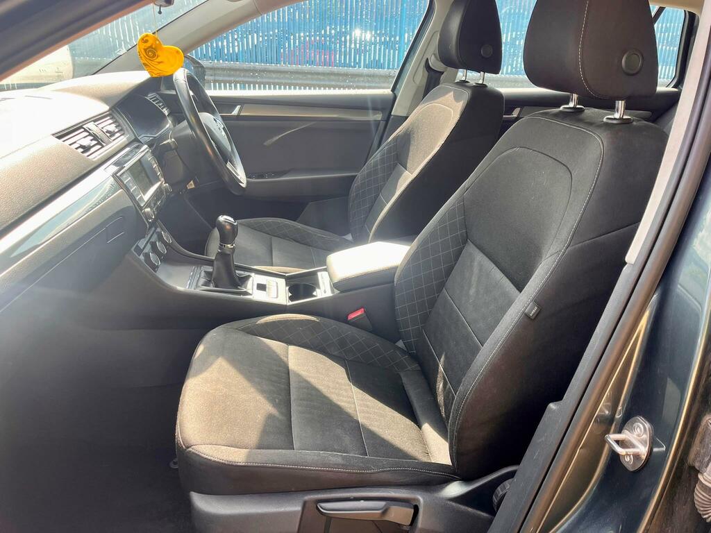 Skoda Superb Superb Se L Executive Tdi S-a Grey #46