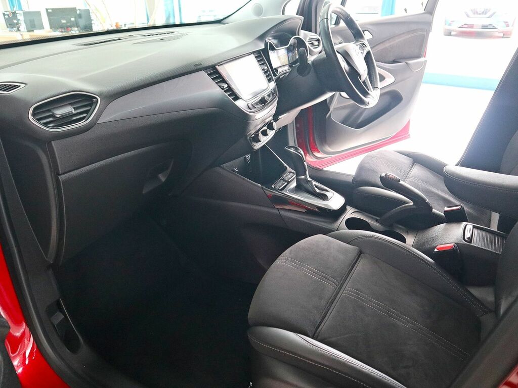 Vauxhall Crossland 1.2 Ultimate Turbo Red #4