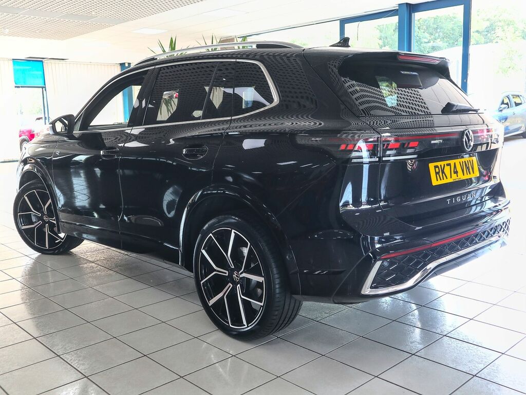 Volkswagen Tiguan 2.0 R-line Tdi Dsg RK74VNV Black #2