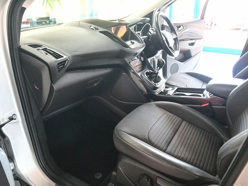 Ford Kuga 1.5 Titanium Edition Tdci Ecoblue SC19XCD Silver #4