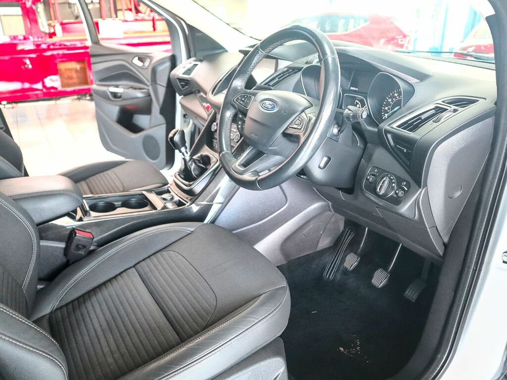 Ford Kuga 1.5 Titanium Edition Tdci Ecoblue SC19XCD Silver #3