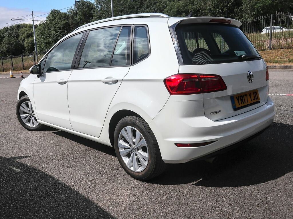 Volkswagen Golf SV 1.6 Se Bluemotion Tech Tdi Dsg White #2