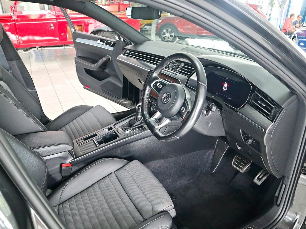 Volkswagen Passat 2.0 R-line Tdi Dsg Grey #3