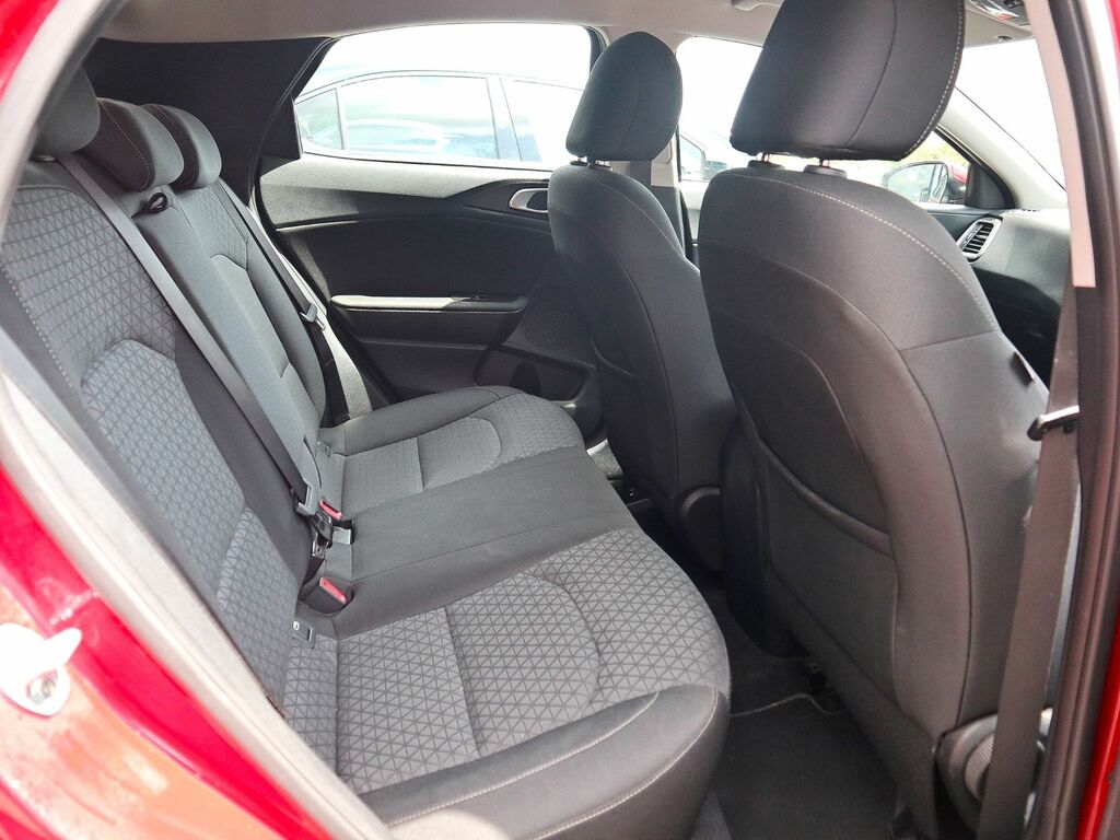 Kia Xceed 2 Crdi Isg Red #4