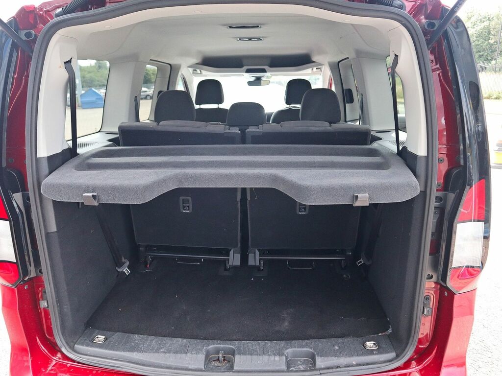 Ford Grand Tourneo Connect 2.0 Titanium Ecoblue Red #5