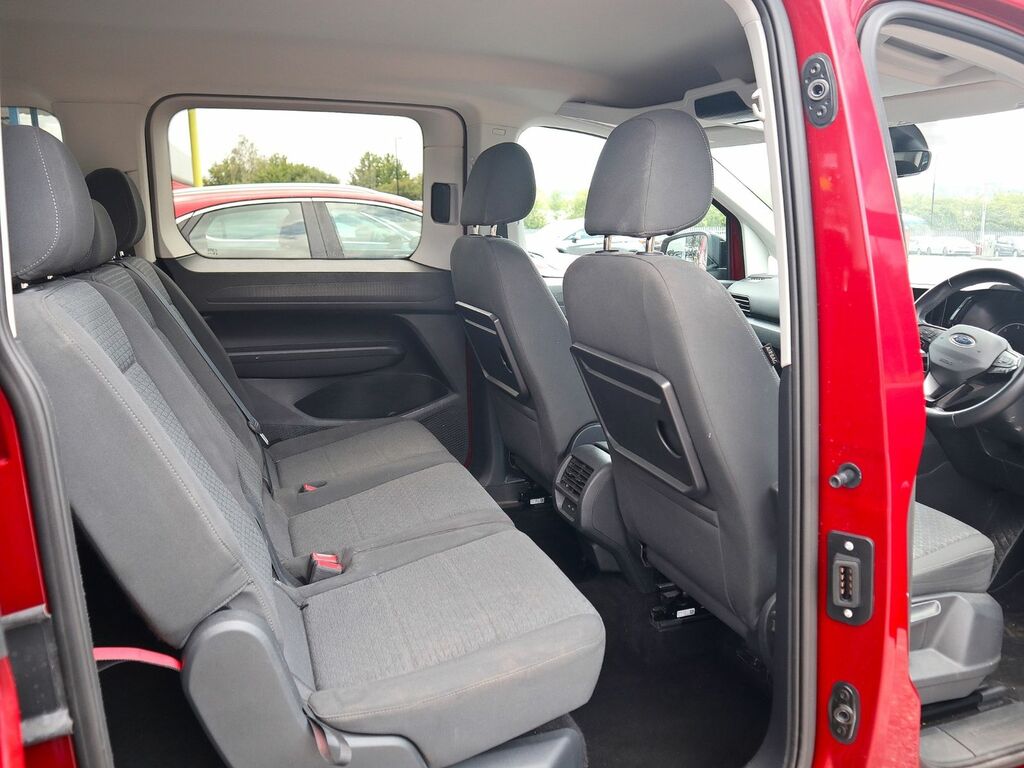 Ford Grand Tourneo Connect 2.0 Titanium Ecoblue Red #4